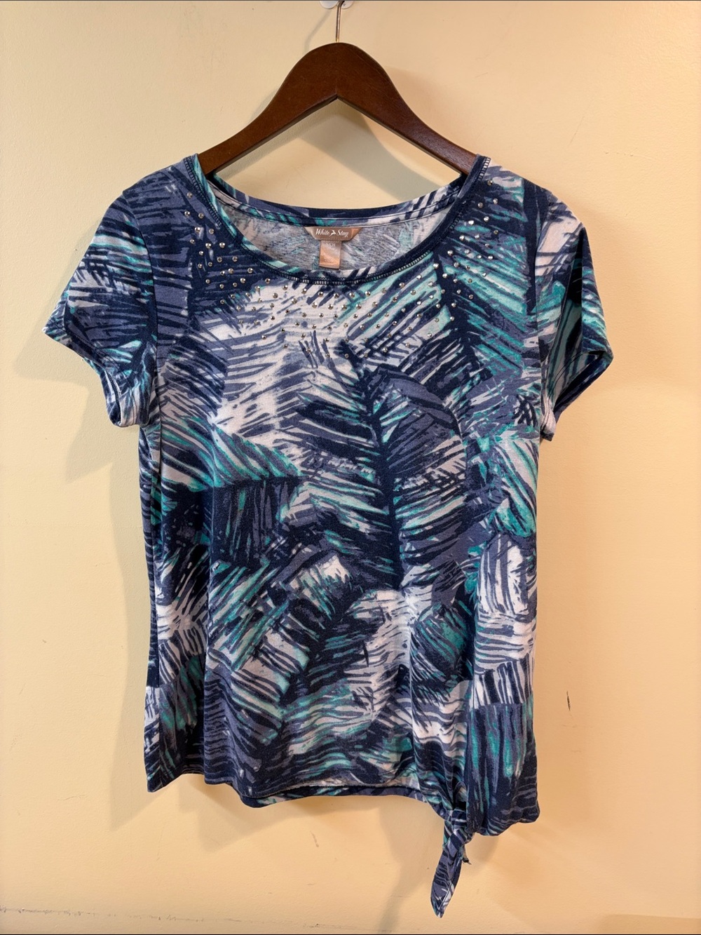 White Stag Navy & Teal Palm-Print Short Sleeve Tie-Front Tee